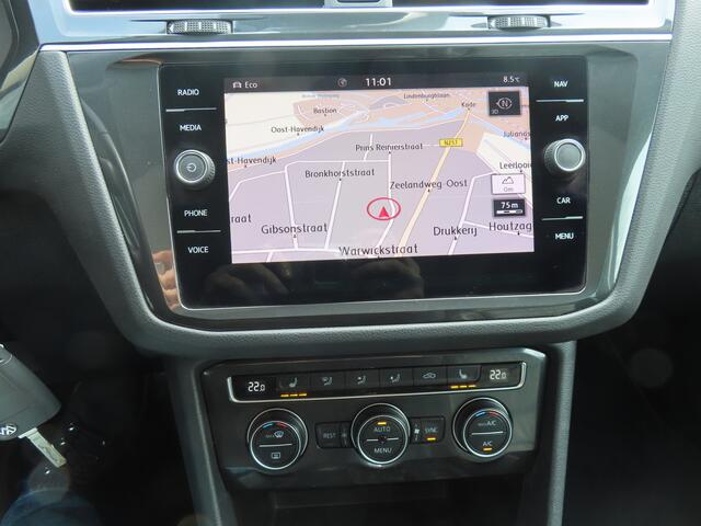 Volkswagen TIGUAN 1.5TSI Automaat Comfortline Business*Panoramadak*Leder*Trekhaak*