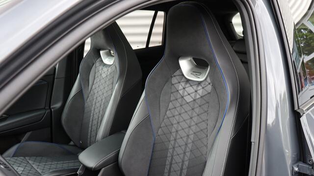 Volkswagen TIGUAN 1.5 eHybrid R-Line Edition | Massage | Head-up | Panoramadak | Trekhaak | Black Style Pack