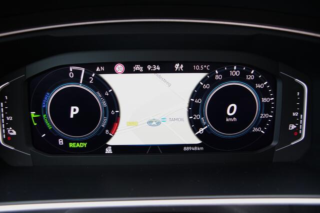 Volkswagen TIGUAN 1.4 TSI 245 eHybrid R-Line PHEV BNS+, Panoramadak, Trekhaak, Keyless, Leder, Memory