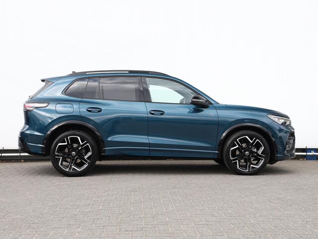 Volkswagen TIGUAN 1.5 eTSI R-Line Business 150PK DSG | Led plus | Panoramadak | Navigatie | Side assist | Camera |