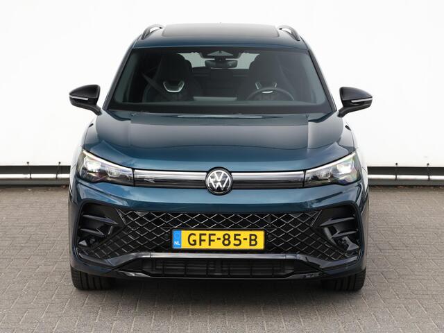 Volkswagen TIGUAN 1.5 eTSI R-Line Business 150PK DSG | Led plus | Panoramadak | Navigatie | Side assist | Camera |