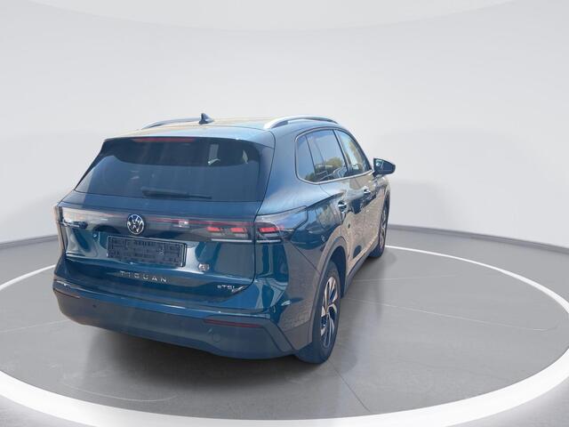 Volkswagen TIGUAN 1.5 eTSI Life Edition · App-Connect · LED · Parkeersensoren + camera ·
