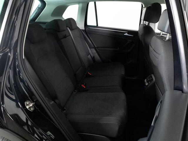 Volkswagen TIGUAN 1.4 TSI eHybrid 245 PK Elegance | LED IQ | Navigatie | 19 Inch Velgen | Adaptieve Cruise Control |