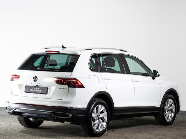 Volkswagen TIGUAN 1.4 TSI eHybrid 245 PK Elegance | LED Matrix IQ | Navigatie | Trekhaak| Keyless | Adaptieve Cruise Control |