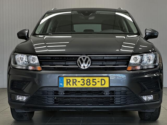 Volkswagen TIGUAN 1.4 TSI Comfortline Business/ Trekhaak/ Apple + Android/ DAB+/ Navi/ Clima/ Adaptive Cruise/ Lane-Assist./ Armsteun/ Multi. LEDER. Stuur/ 17'' LMV/ Mistl./ PDC V+A/ Chroom/ Dakrails.