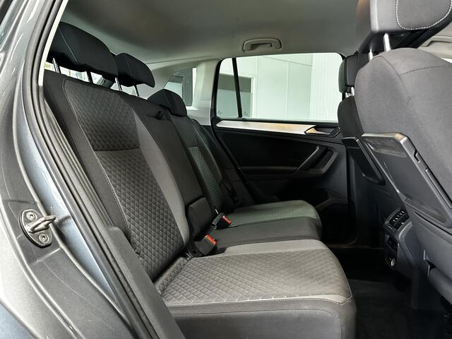 Volkswagen TIGUAN 1.4 TSI Comfortline Business/ Trekhaak/ Apple + Android/ DAB+/ Navi/ Clima/ Adaptive Cruise/ Lane-Assist./ Armsteun/ Multi. LEDER. Stuur/ 17'' LMV/ Mistl./ PDC V+A/ Chroom/ Dakrails.