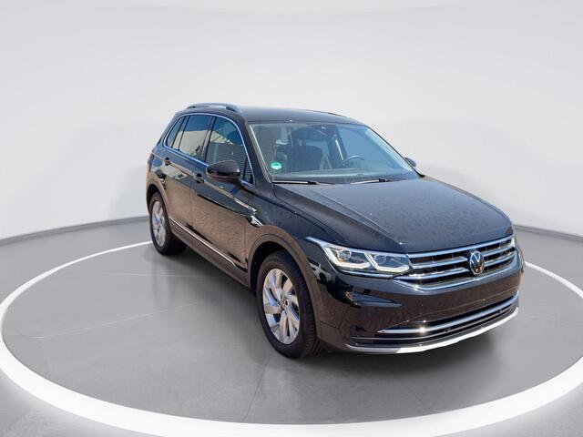Volkswagen TIGUAN 1.5 TSI Elegance · Navigatie · Trekhaak · Camera + Parkeersensoren