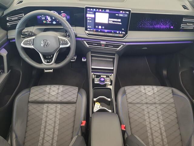 Volkswagen TIGUAN 1.5 eTSI 150pk DSG/AUT R-Line Wegklapbare trekhaak, Panoramadak, 360 camera