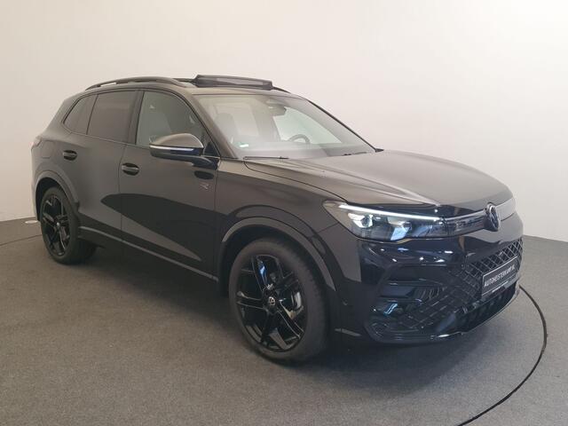 Volkswagen TIGUAN 1.5 eTSI 150pk DSG/AUT R-Line Wegklapbare trekhaak, Panoramadak, 360 camera