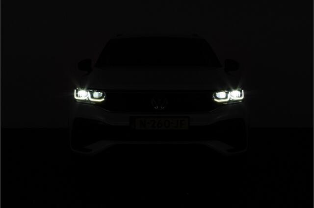 Volkswagen TIGUAN 1.5 TSI R-Line > IQ.Light/trekhaak/20 inch Suzuka/Black Style Design-pakket...