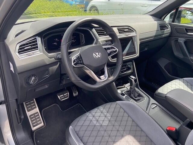 Volkswagen TIGUAN 1.4 TSI eHybrid R-Line Business Black Style/ Panodak/ 360Camera /20 inch / Trekhaak