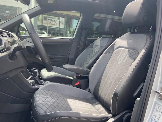 Volkswagen TIGUAN 1.4 TSI eHybrid R-Line Business Black Style/ Panodak/ 360Camera /20 inch / Trekhaak