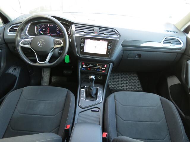 Volkswagen TIGUAN 1.5 TSI Elegance -150pk- Automaat | Trekhaak | Matrix LED | Stuur Verwarming | Dodehoek Sensor | Park Assist | Rijklaarprijs incl. 1 jaar Bovag garantie