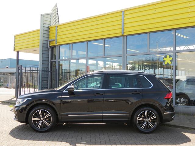 Volkswagen TIGUAN 1.5 TSI Elegance -150pk- Automaat | Trekhaak | Matrix LED | Stuur Verwarming | Dodehoek Sensor | Park Assist | Rijklaarprijs incl. 1 jaar Bovag garantie