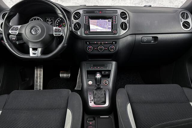 Volkswagen TIGUAN 1.4 TSI R-Line Edition | Elektrisch panoramadak | Bi-Xenon | Verwarmde sportstoelen | Trekhaak