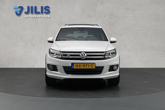 Volkswagen TIGUAN 1.4 TSI R-Line Edition | Elektrisch panoramadak | Bi-Xenon | Verwarmde sportstoelen | Trekhaak