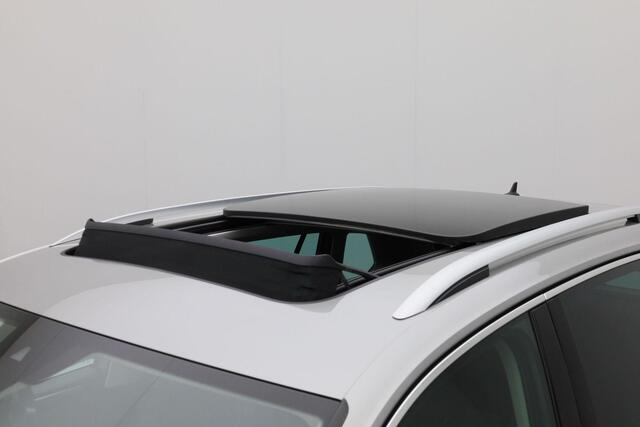 Volkswagen TIGUAN 1.5 TSI 150 pk ACT Comfortline Business | Panoramadak | Trekhaak | Achteruitrijcamera | Navigatie | Stoelverwarming