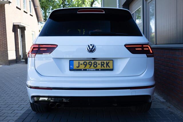 Volkswagen TIGUAN 2.0 TSI 180 pk 4Motion Highline 2 x R-Line / Head-Up/ Keyless/ Sport-Stoelen/ Stoel.Verw/ Adap.Cruise/ Apple-Carplay/