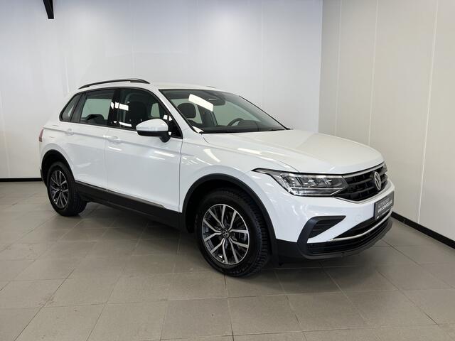 Volkswagen TIGUAN 1.5 TSI Life Business / 150PK / NAVI / STOEL-STUURVERW. / PDC / 1800KG TREKG.
