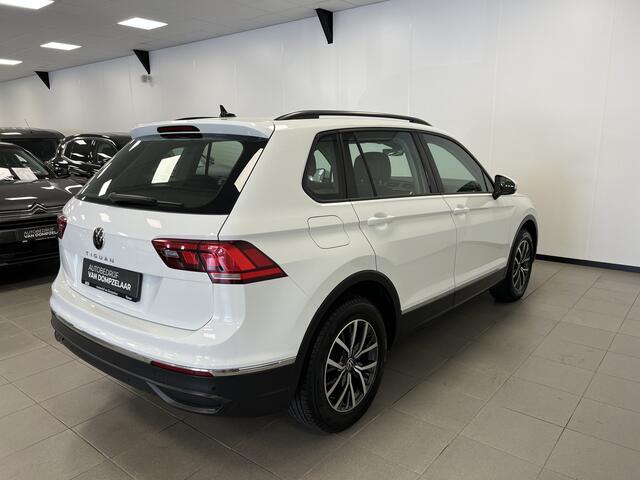 Volkswagen TIGUAN 1.5 TSI Life Business / 150PK / NAVI / STOEL-STUURVERW. / PDC / 1800KG TREKG.