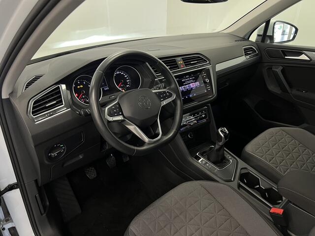 Volkswagen TIGUAN 1.5 TSI Life Business / 150PK / NAVI / STOEL-STUURVERW. / PDC / 1800KG TREKG.