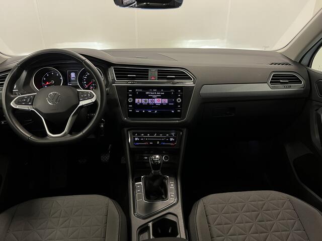 Volkswagen TIGUAN 1.5 TSI Life Business / 150PK / NAVI / STOEL-STUURVERW. / PDC / 1800KG TREKG.