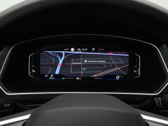 Volkswagen TIGUAN 1.4 TSI 245 pk DSG eHybrid R-Line Business+ | IQ Light | Adaptief onderstel | Head-up display | Stuur-/stoelverwarming