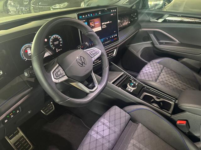 Volkswagen TIGUAN 1.5 eTSI R-Line Business | Pano | Trekhaak | Stoelverwarming | ACC | HUD |
