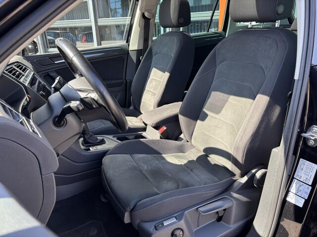 Volkswagen TIGUAN 1.5 TSI ACT Comfortline Business / Schuifkanteldak / Stoelverwarming / Digital Cockpit /