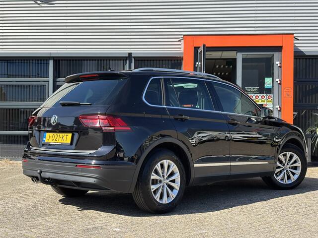 Volkswagen TIGUAN 1.5 TSI ACT Comfortline Business / Schuifkanteldak / Stoelverwarming / Digital Cockpit /