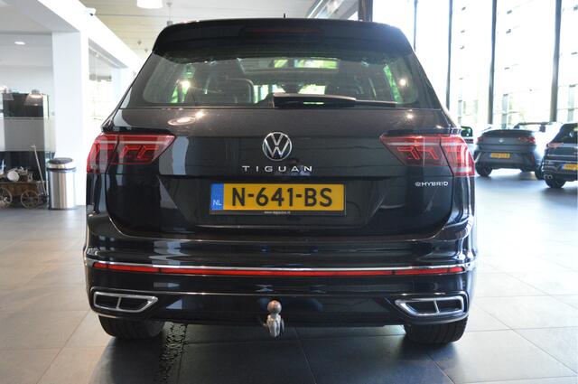 Volkswagen TIGUAN 1.4 TSI eHybrid 3X R-LINE pano leer camera trekhaak 20 inch !!
