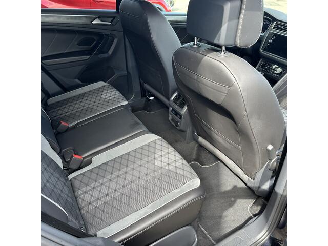 Volkswagen TIGUAN 1.5 TSI R-Line Business+ ** Black Style ** 20inch