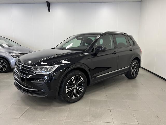 Volkswagen TIGUAN 1.5 TSI 131PK ACTIVE / NAVI / CAMERA / STOEL-STUURVERW. / 1600KG TREKG.