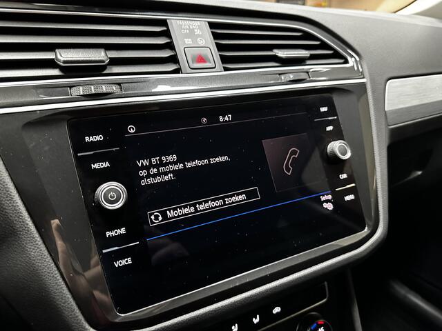 Volkswagen TIGUAN 1.5 TSI ACT Comfortline Business/ DAB+/ Apple + Android/ Lane-Assist./ Grootlicht Assist./ Navi/ Clima/ Adaptive Cruise/ Elek. pakket/ Isofix/ Bluetooth/ Elek. Kofferklep/ 17'' LMV/ Mistl./ PDC/ Dakrails/ Extra getint glas.