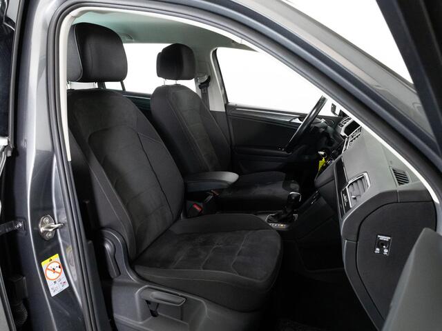 Volkswagen TIGUAN Highline 1.5 TSI 150 PK DSG AUTOMAAT | LED Plus | Trekhaak | Achteruitrijcamera | Adaptieve Cruise Control |