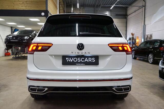 Volkswagen TIGUAN 1.5 TSI R-Line * Trekhaak - IQ Light - Standkachel - 20" - ACC - Keyless *