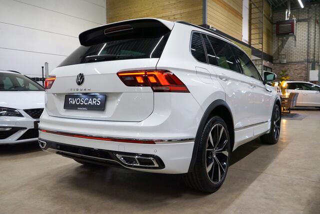 Volkswagen TIGUAN 1.5 TSI R-Line * Trekhaak - IQ Light - Standkachel - 20" - ACC - Keyless *