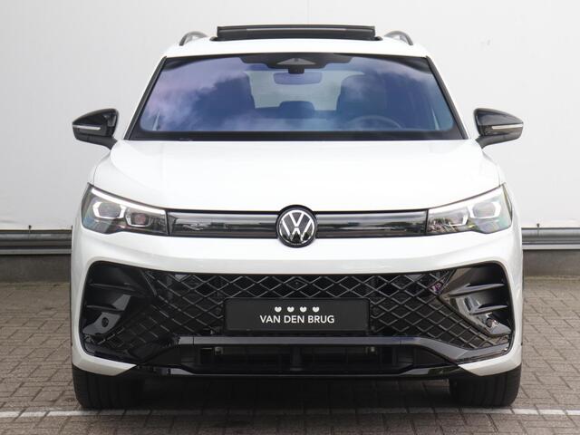 Volkswagen TIGUAN 1.5 272pk eHybrid R-Line Edition | Trekhaak | Leder | Harman/Kardon | 360° camera | HD-Matrix LED | Panoramadak |
