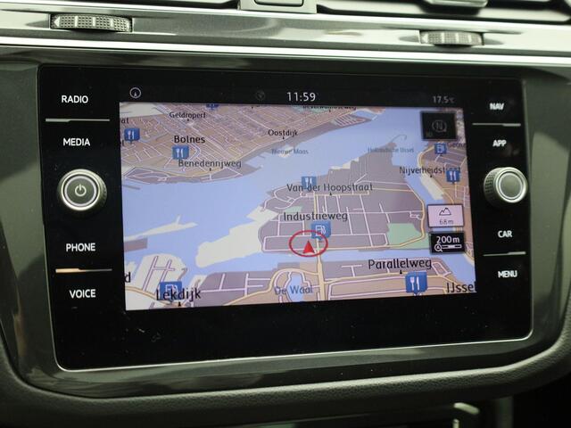 Volkswagen TIGUAN 1.5TSI/150PK ACT Comfortline Business DSG · Panoramadak · Trekhaak · Massagefunctie