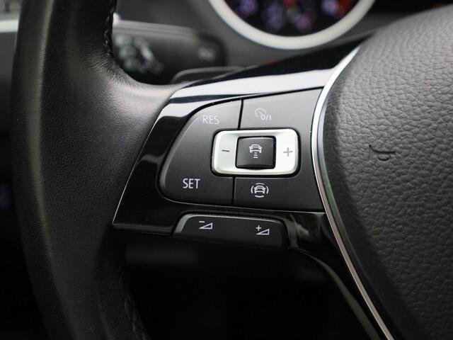 Volkswagen TIGUAN 1.5TSI/150PK ACT Comfortline Business DSG · Panoramadak · Trekhaak · Massagefunctie