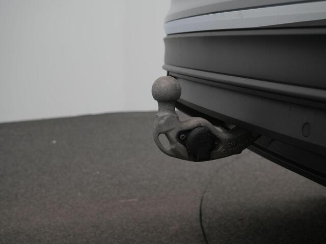 Volkswagen TIGUAN Allspace Life Business 7 pers. 1.5 TSI 150 pk DSG | 7-persoons | Trekhaak | Stoelverwarming | Navi | 18 inch