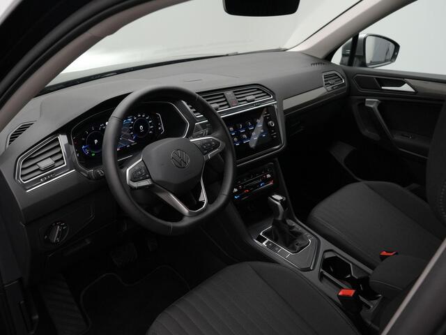 Volkswagen TIGUAN Allspace Life Business 7 pers. 1.5 TSI 150 pk DSG | 7-persoons | Stoelverwarming | Trekhaak | Parkeersensoren voor/achter | Navi | 18 inch