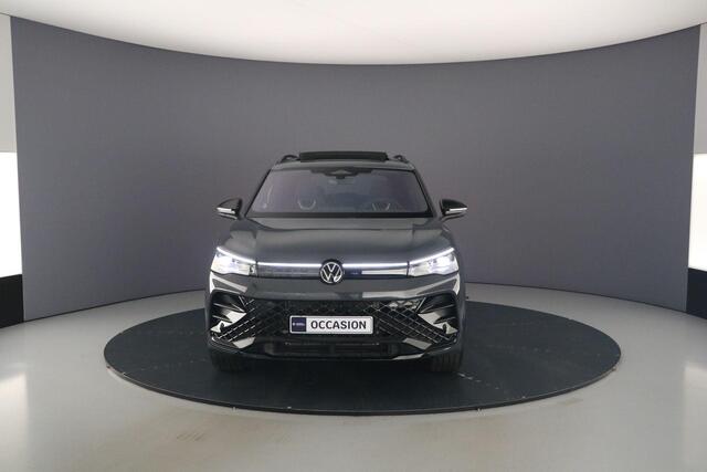 Volkswagen TIGUAN R-Line Edition 1.5 TSI eHybrid 272pk DSG Automaat Trekhaak, Panoramadak, Black Style, 360 camera, Adaptive cruise control, Achteruitrijcamera, LED koplampen, Elektrische achterklep