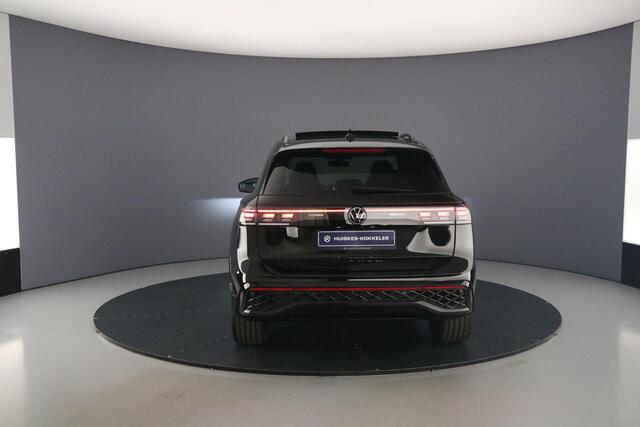 Volkswagen TIGUAN R-Line Edition 1.5 TSI eHybrid 204pk DSG Automaat Trekhaak, Black style, Panoramadak, Adaptive cruise control, Achteruitrijcamera, Elektrische achterklep, LED koplampen