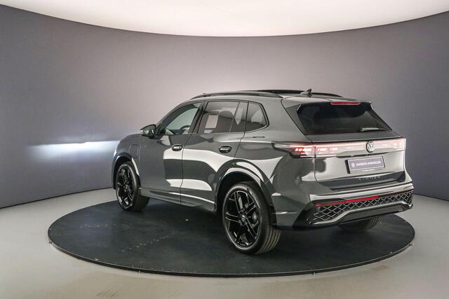 Volkswagen TIGUAN R-Line Edition 1.5 TSI eHybrid 204pk DSG Automaat Trekhaak, Panoramadak, Black style, Adaptive cruise control, 360 camera, Achteruitrijcamera, Elektrische achterklep