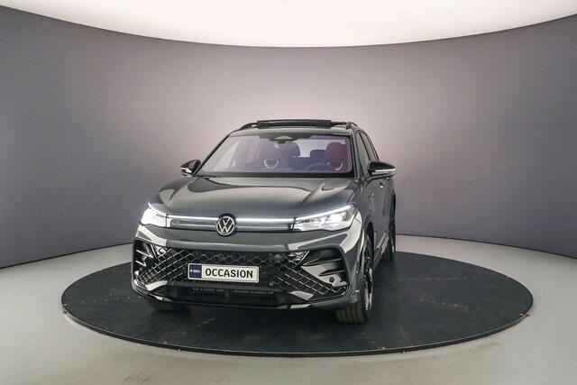 Volkswagen TIGUAN R-Line Edition 1.5 TSI eHybrid 204pk DSG Automaat Trekhaak, Panoramadak, Black style, Adaptive cruise control, 360 camera, Achteruitrijcamera, Elektrische achterklep