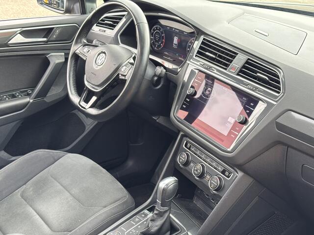 Volkswagen TIGUAN 1.4 TSI 4Motion Highline R-Line / NL Auto / 2000kg Trekgewicht / Trekhaak Wegklapbaar / Schuifkanteldak / Android Auto/Applecarplay / Digital Cockpit / Navi /