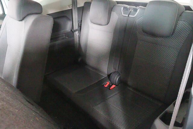 Volkswagen TIGUAN Allspace 1.5 TSI Comfortline Business 7-Persoons, Trekhaak, navigatie, Apple CarPlay/ Android Auto, Achteruitrijcamera, Climate Control, Automaat