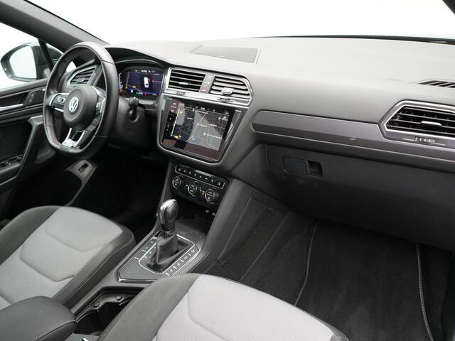 Volkswagen TIGUAN Allspace 1.5 TSI R-Line DSG 150 pk | Trekhaak af Fabriek | Adaptive Cruise | Carplay | Camera | Spraakbediening |