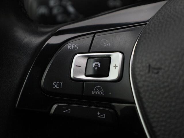 Volkswagen TIGUAN 1.4TSI/125PK Comfortline · Navigatie · Parkeersensoren · Trekhaak